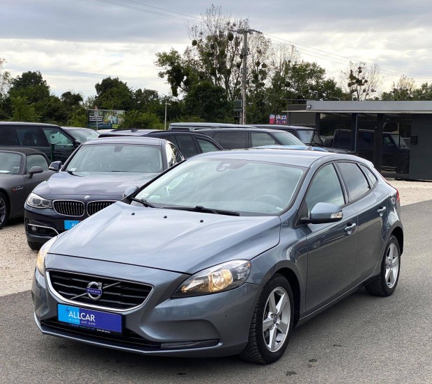 Volvo V40 1.6 D [D2] Kinetic R-Design